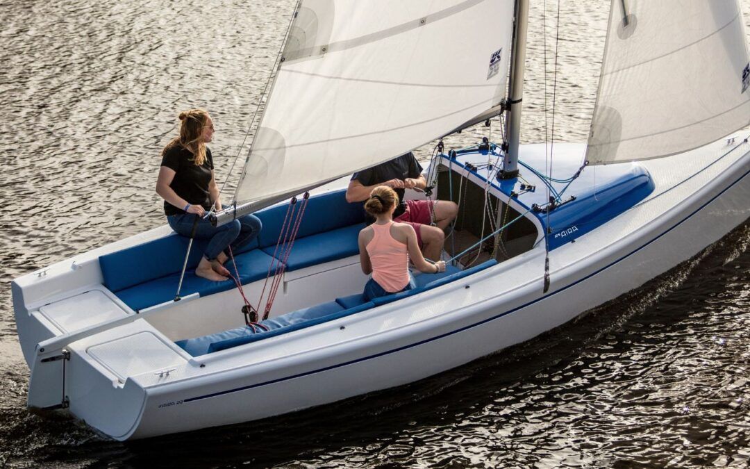 Aira 22, el day boat quillado de RS que lo tiene todo