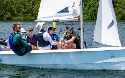 RS Toura, el barco a vela fácil de gran capacidad para escuelas